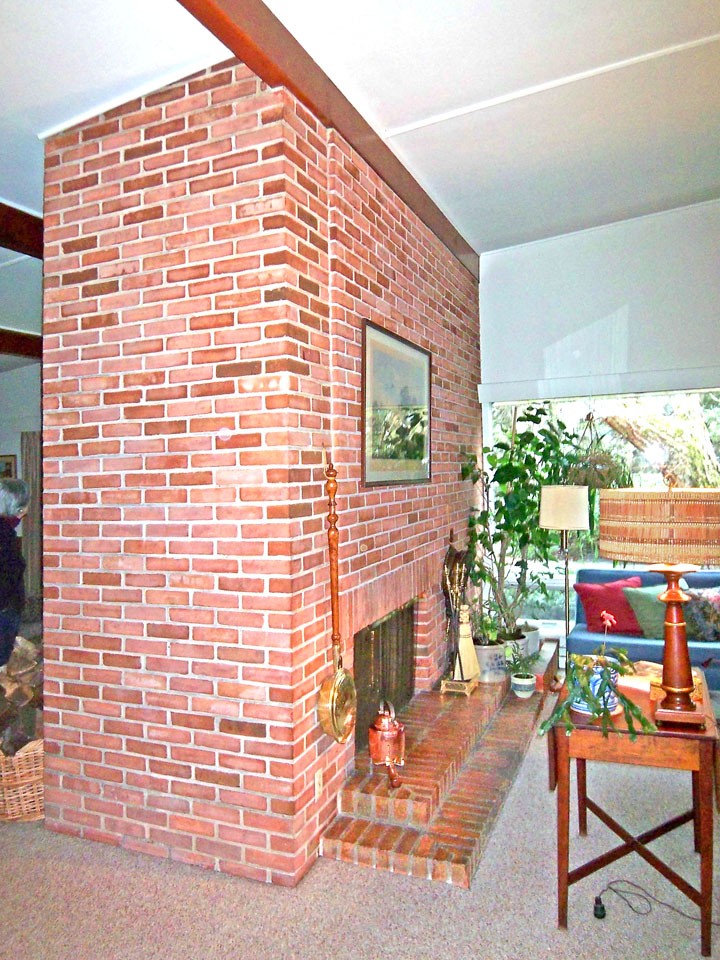 Kalin house, two-sided fireplace