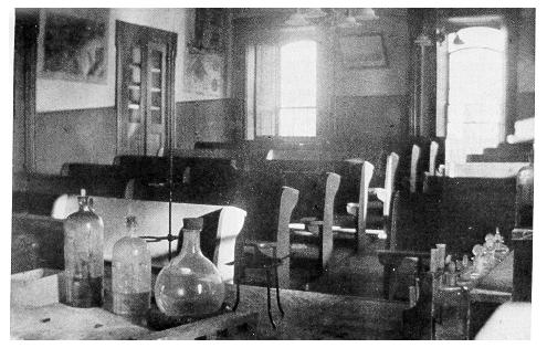 Photograph of Old Main's chemical lecture room